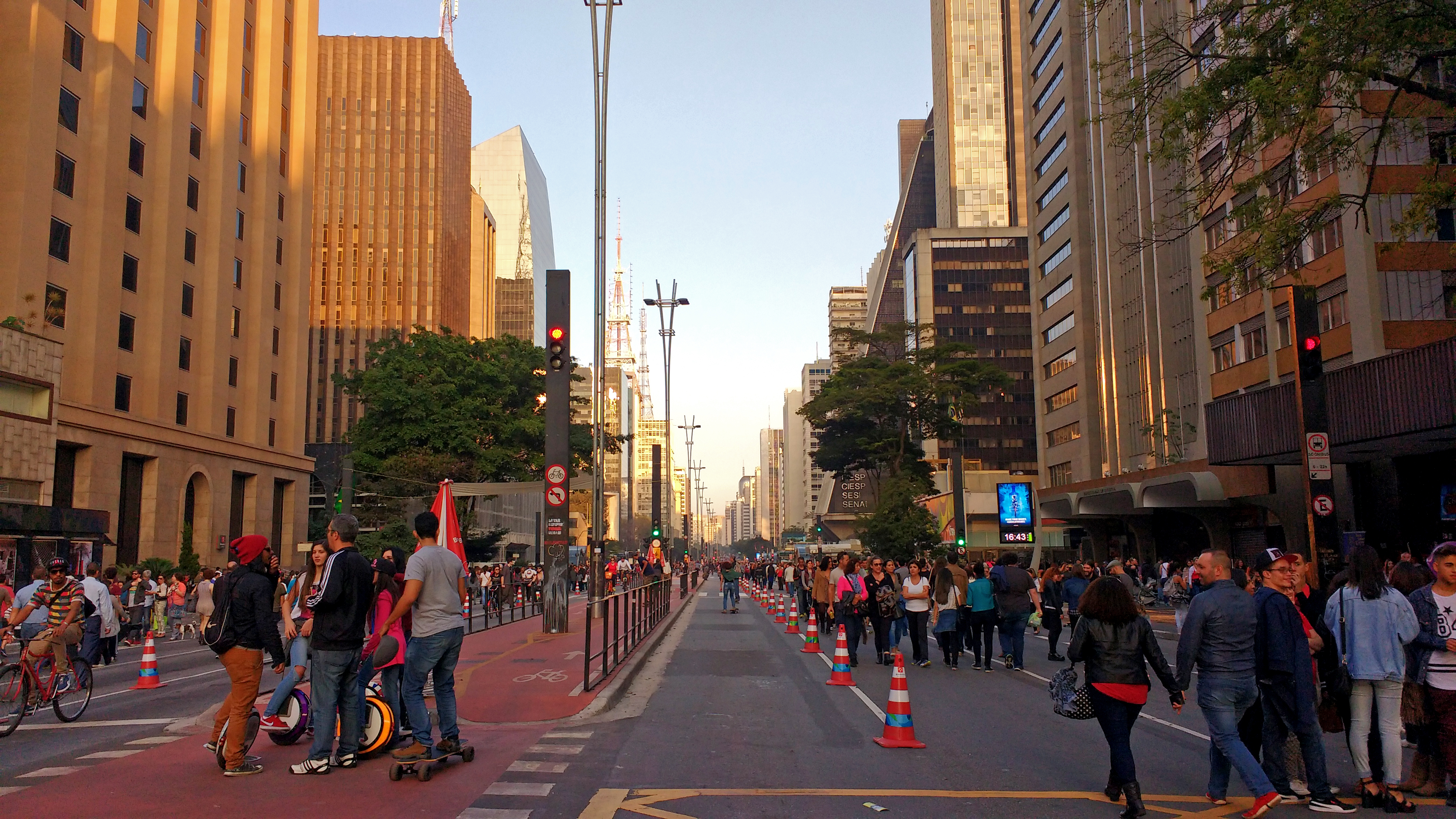 Four Years of Car Free Sundays on Paulista Avenue