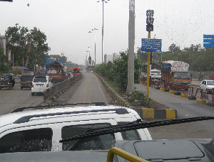 Surat BRT - Bus prevented from entering into lane