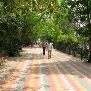 Sidewalk Delhi (ck)