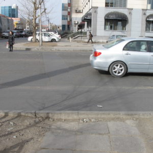 Lack of proper pedestrian crossing_UB_April2011_MK
