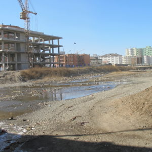 New development along dried up river_UB_April2011_MK