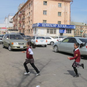 Children dart car traffic_UB_April2011_MK