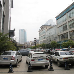 Setback and side street valet parking_Kunming_March2011_MK