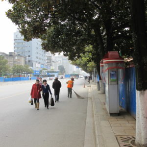 Poor pedestrian conditions_Kunming_March2011_MK