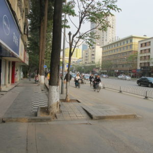 Uneven walking environments and separated two-wheeler lane_Kunming_March2011_MK