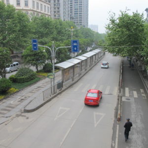 BRT station with no pedestrian crossing_Kunming_March2011_MK