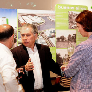 Sergio Besserman (left) and Sergio Magalhaes, President of the Institute of Brazilian Architects, IAB (centre)
