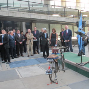NYC Commissioner Janette Sadik-Khan gifts a DOT bike helmet to Ban Ki-moon