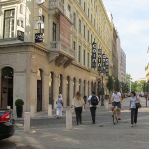 Pedestrian and Bike Street Design_Budapest_Sept2011_MK