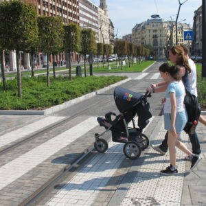 High Quality Tram Crosswalk_Budapest_Sept2011_MK