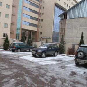 Private courtyard parking_Almaty_MK_Nov2012