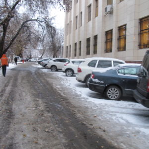 Perpendicular parking_Almaty_MK_Nov2012