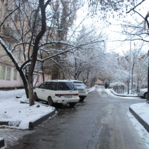 Parking in public-private grey area_Almaty_MK_Nov2012