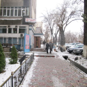 Tree protected foot path with elevated crossing_Almaty_MK_Nov2012